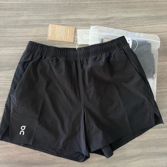 On running women’s essential shorts - Picture 1 of 7